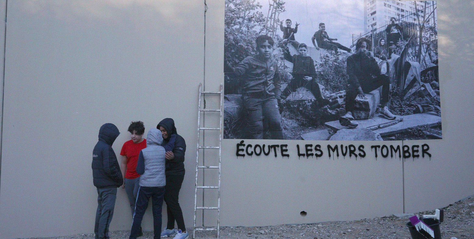 collectif La Friche - ECOUTE LES MURS TOMBER