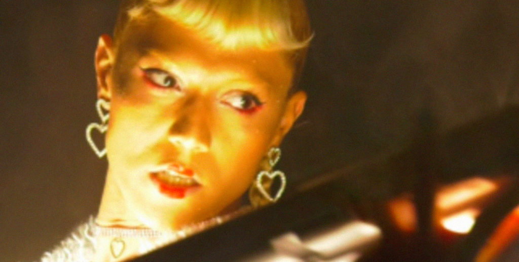 BRILLER DANS LE NOIR